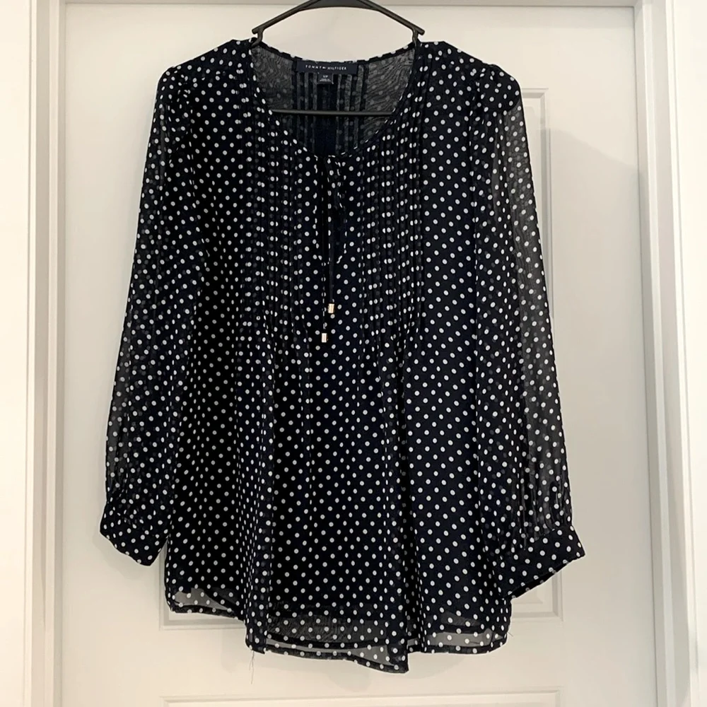 Tommy Hilfiger blouse Polka Dots ✨2 for $10✨ - Picture 1 of 3